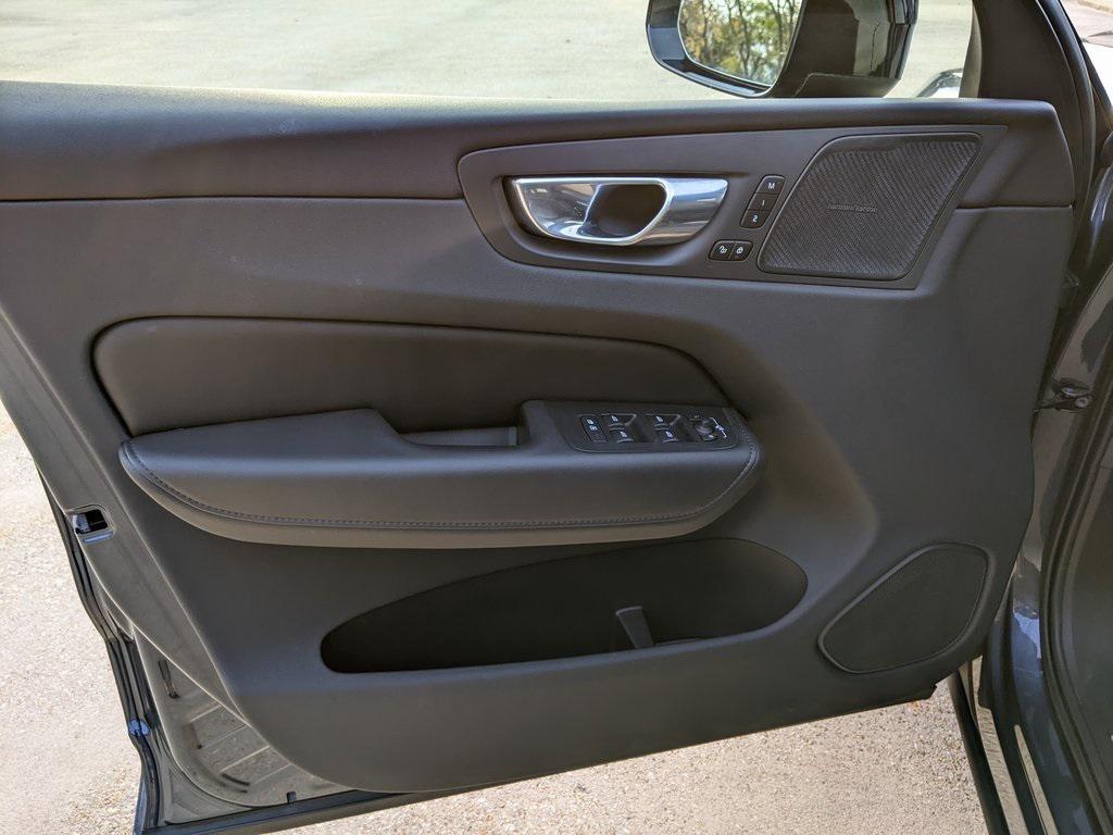 used 2023 Volvo XC60 car, priced at $38,501