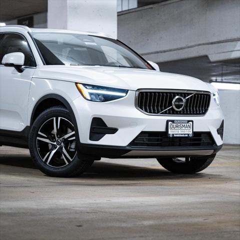 new 2025 Volvo XC40 car, priced at $45,215