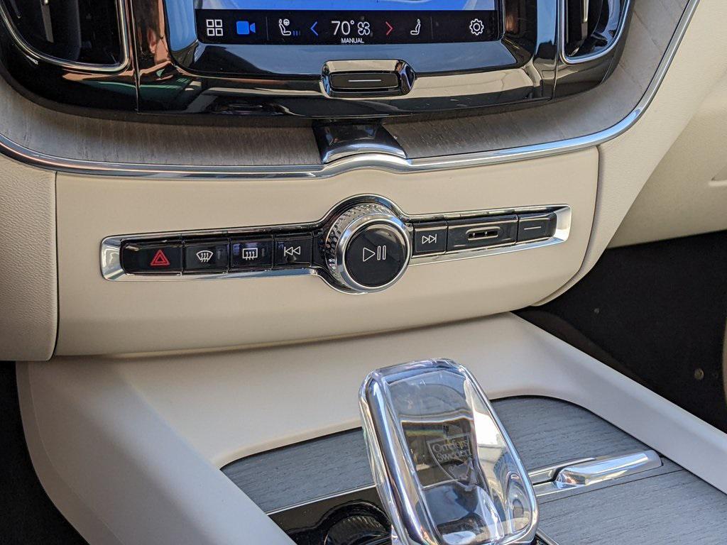 used 2023 Volvo XC60 Recharge Plug-In Hybrid car, priced at $47,500