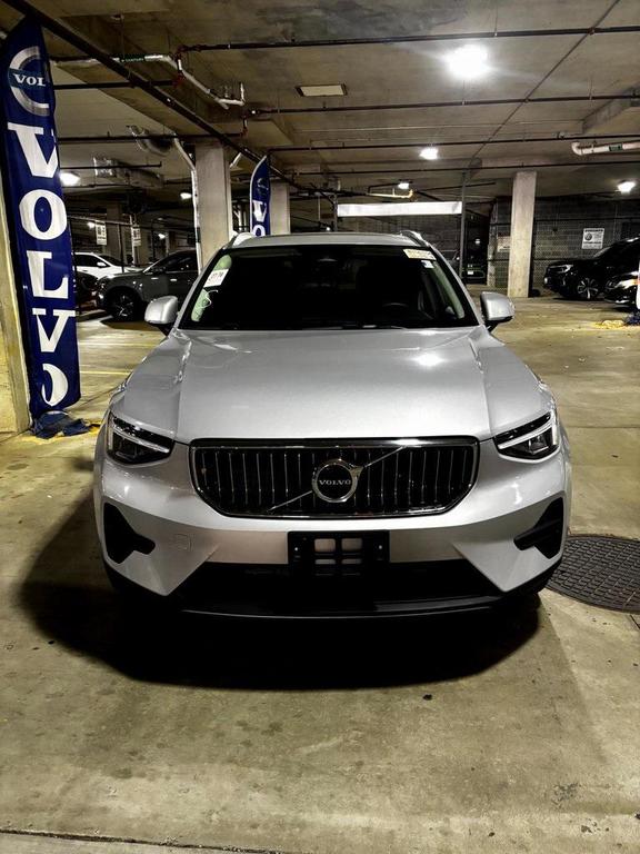 used 2025 Volvo XC40 car, priced at $34,500