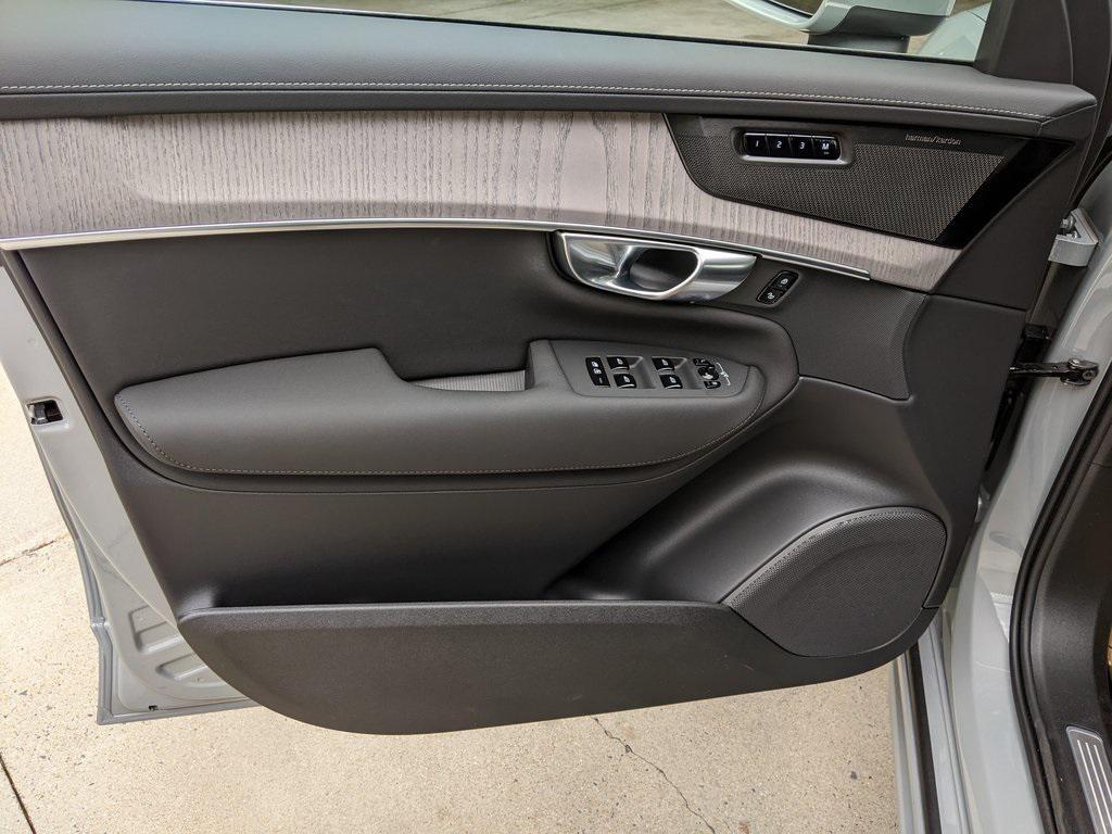 new 2026 Volvo XC90 car, priced at $71,825