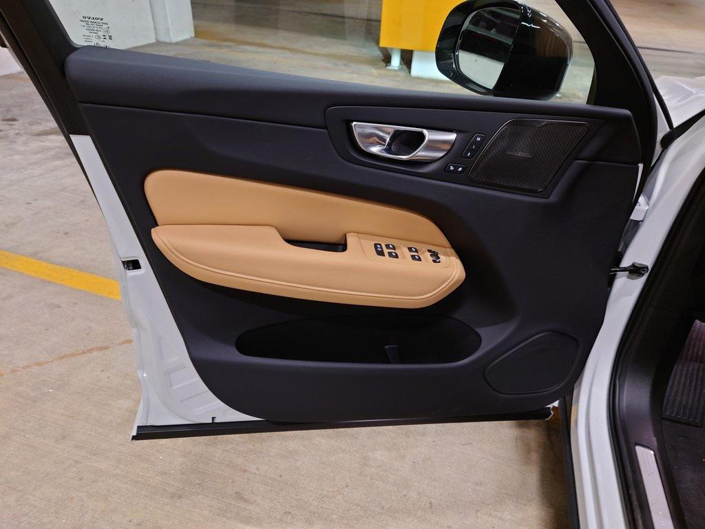 new 2025 Volvo XC60 car, priced at $61,036