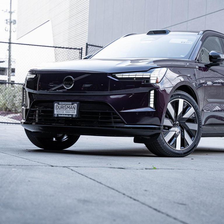 new 2025 Volvo EX90 car, priced at $88,840