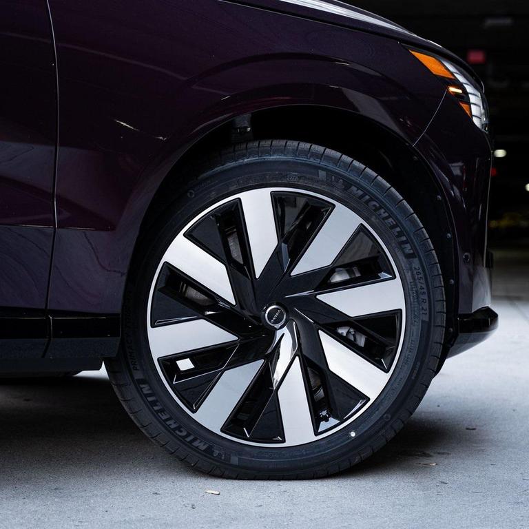 new 2025 Volvo EX90 car, priced at $88,840