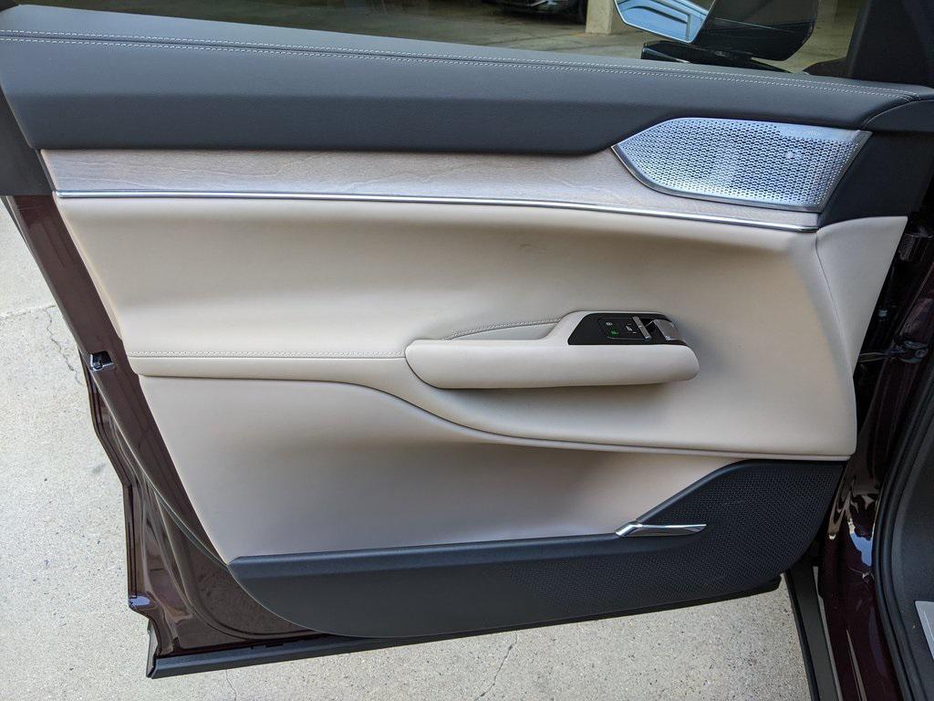 new 2025 Volvo EX90 car, priced at $88,840