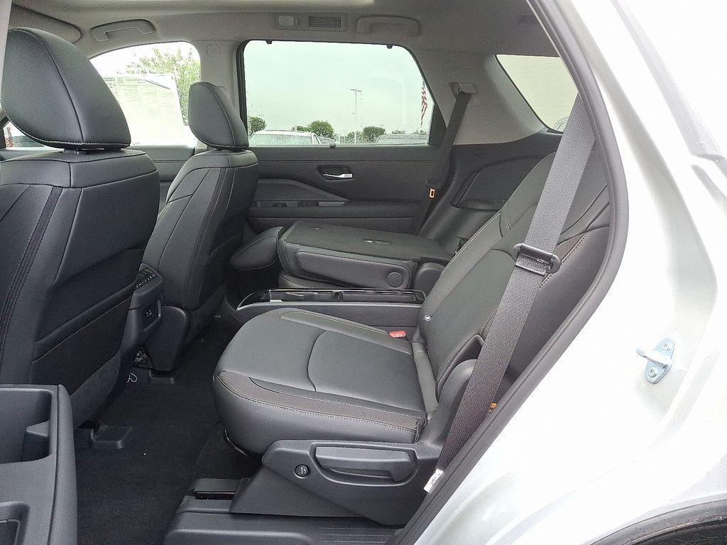 new 2025 Nissan Pathfinder car, priced at $49,235