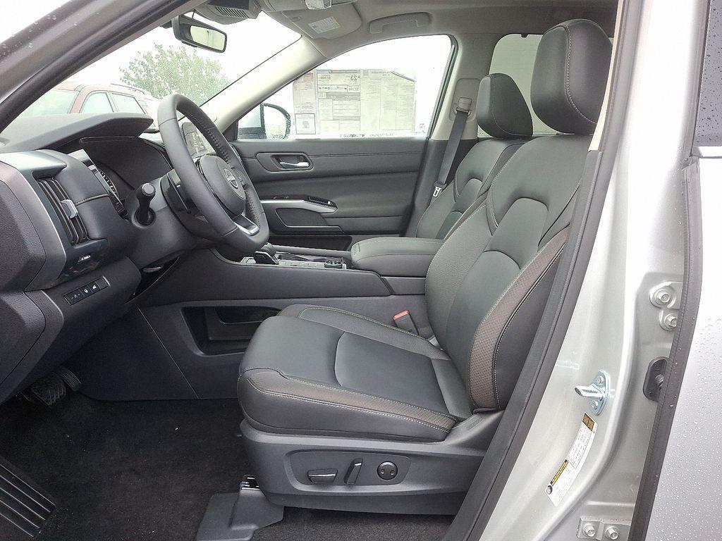 new 2025 Nissan Pathfinder car, priced at $49,235