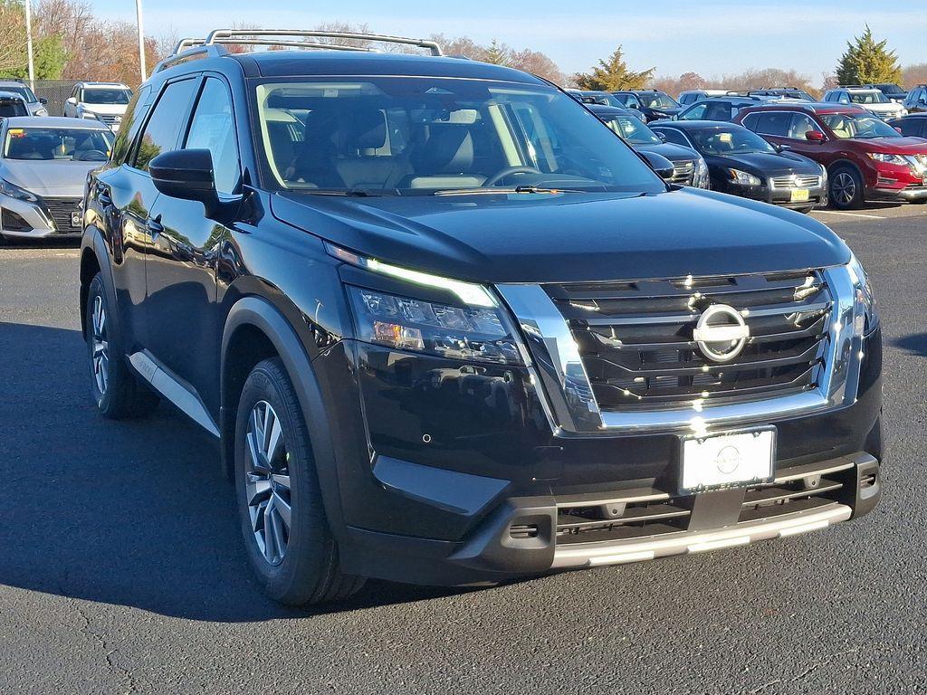 new 2025 Nissan Pathfinder car, priced at $47,735