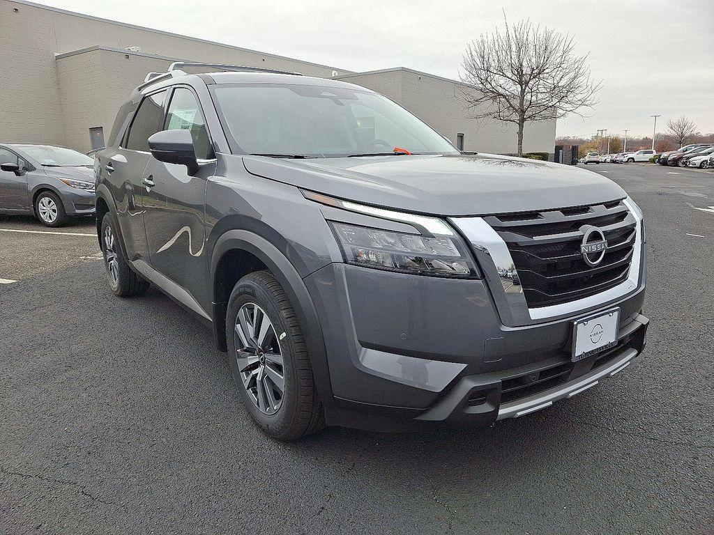 new 2025 Nissan Pathfinder car, priced at $46,475