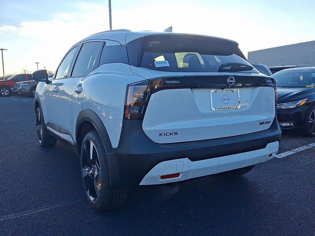 new 2025 Nissan Kicks car, priced at $29,955