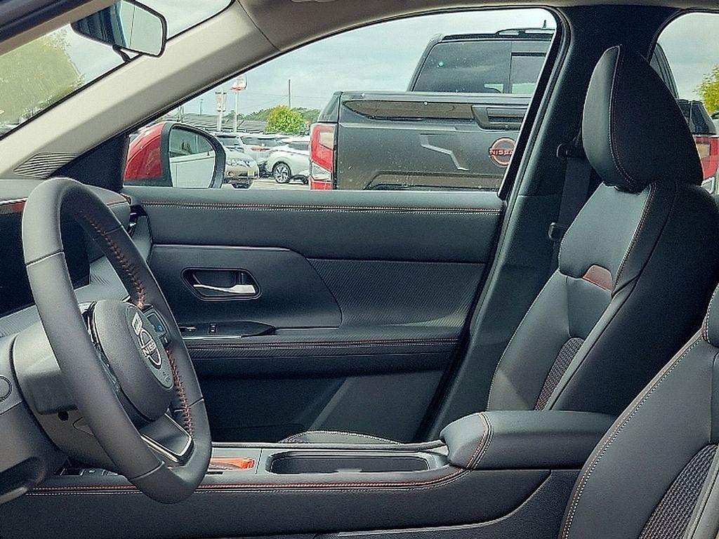 new 2025 Nissan Kicks car, priced at $29,955