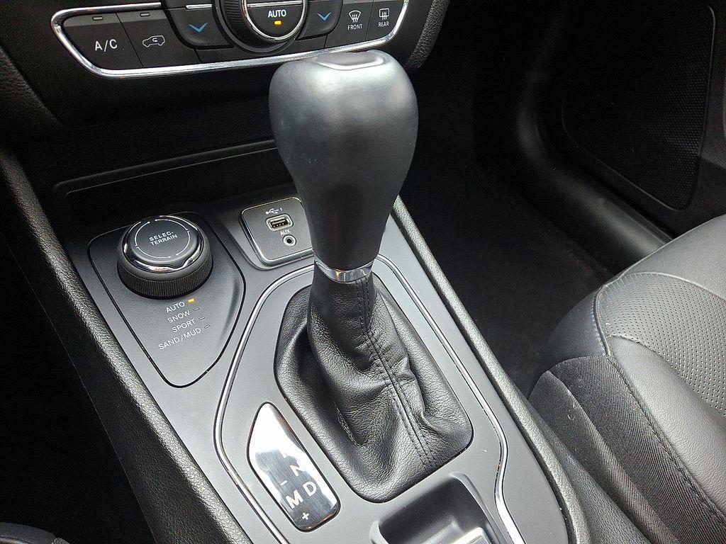 used 2021 Jeep Cherokee car, priced at $20,017