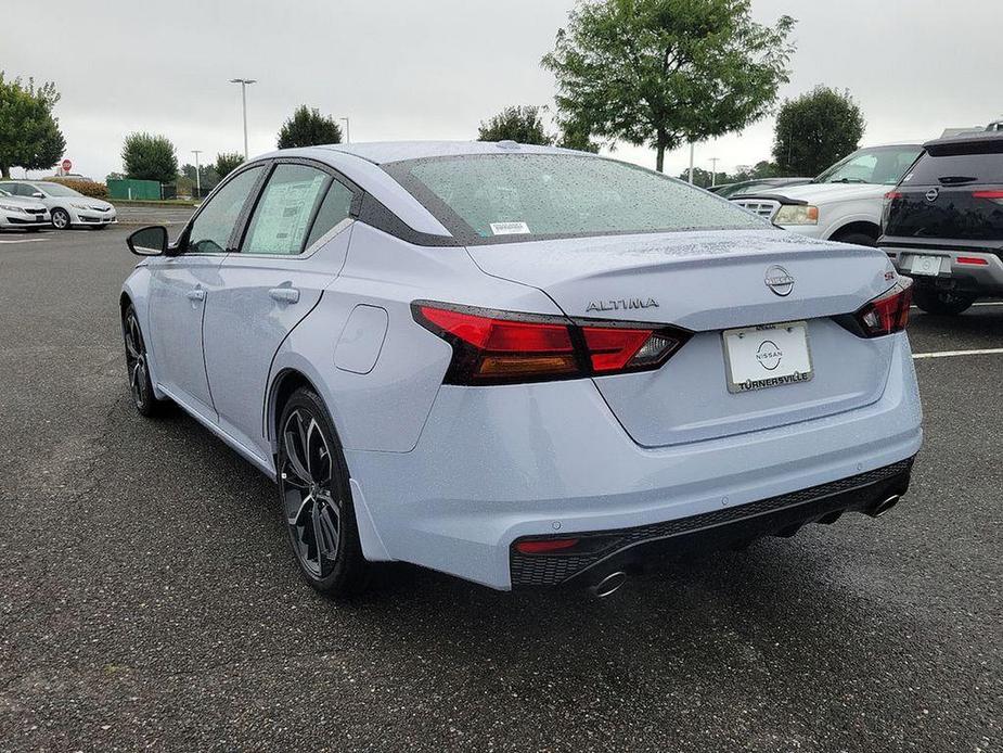 new 2025 Nissan Altima car, priced at $31,405