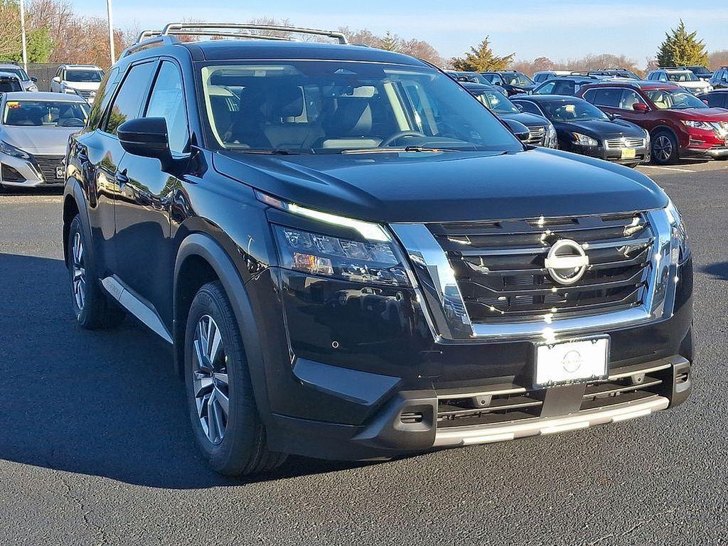 new 2025 Nissan Pathfinder car, priced at $47,735