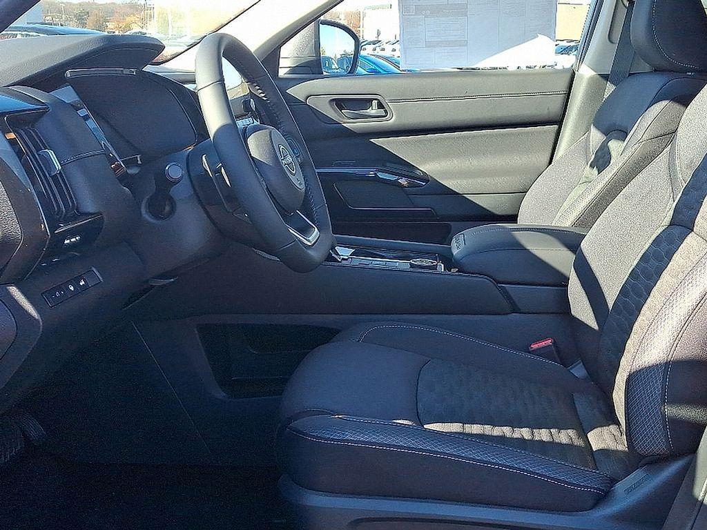 new 2025 Nissan Pathfinder car, priced at $47,900