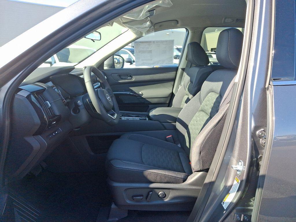 new 2025 Nissan Pathfinder car, priced at $44,445