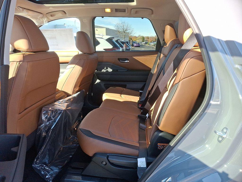 new 2025 Nissan Pathfinder car, priced at $54,310
