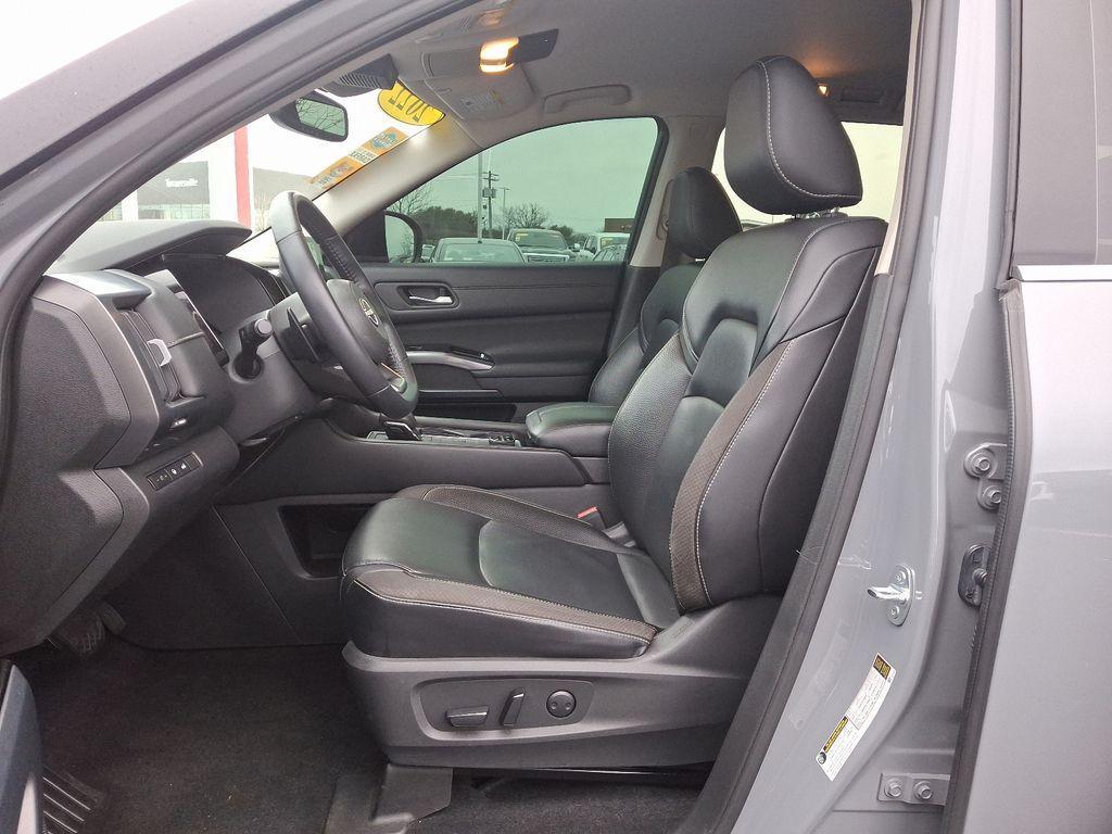 used 2022 Nissan Pathfinder car, priced at $28,804