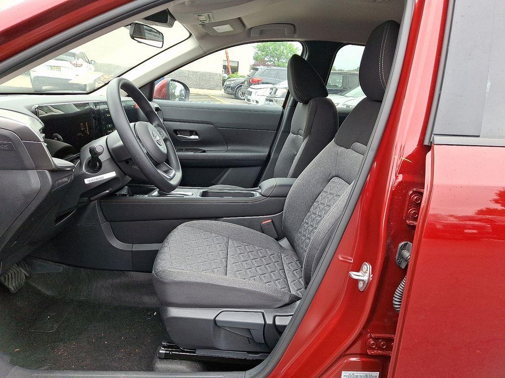 new 2025 Nissan Kicks car, priced at $27,630