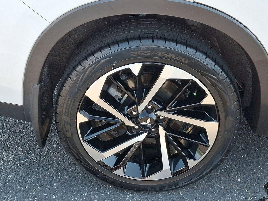 used 2023 Mitsubishi Outlander car, priced at $27,481