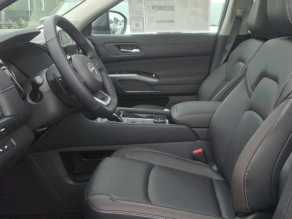 new 2025 Nissan Pathfinder car, priced at $49,925