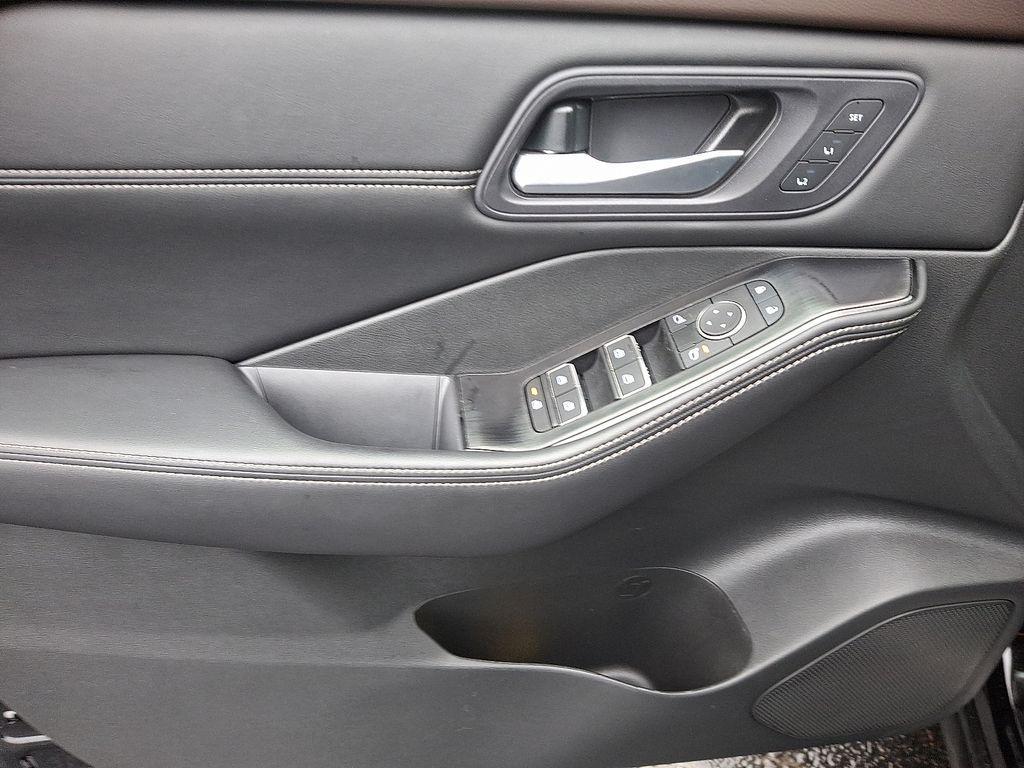 used 2023 Nissan Rogue car, priced at $31,424