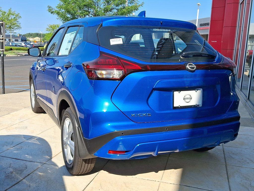 new 2025 Nissan Kicks Play car, priced at $23,960