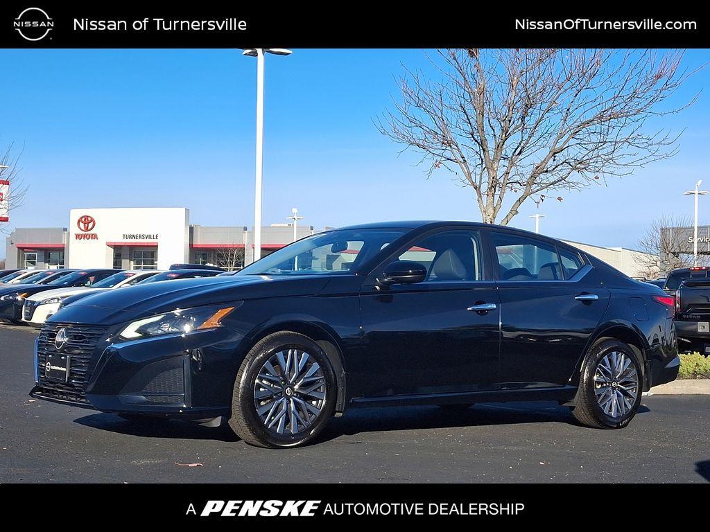 used 2023 Nissan Altima car, priced at $23,135