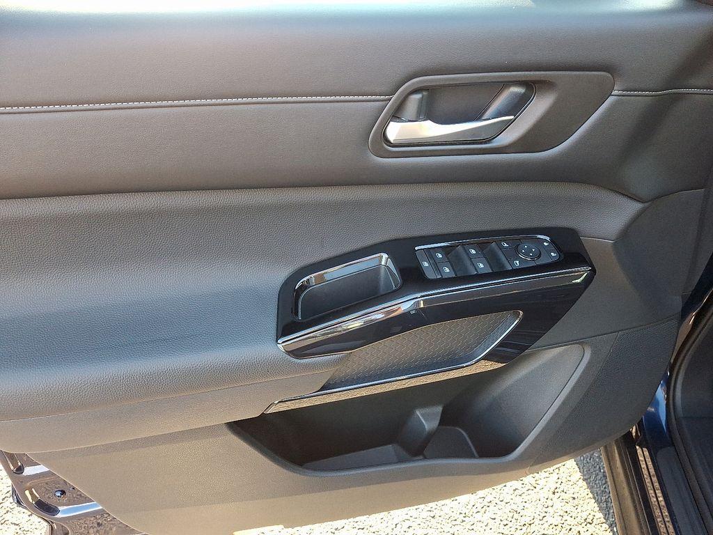 used 2022 Nissan Pathfinder car, priced at $25,877