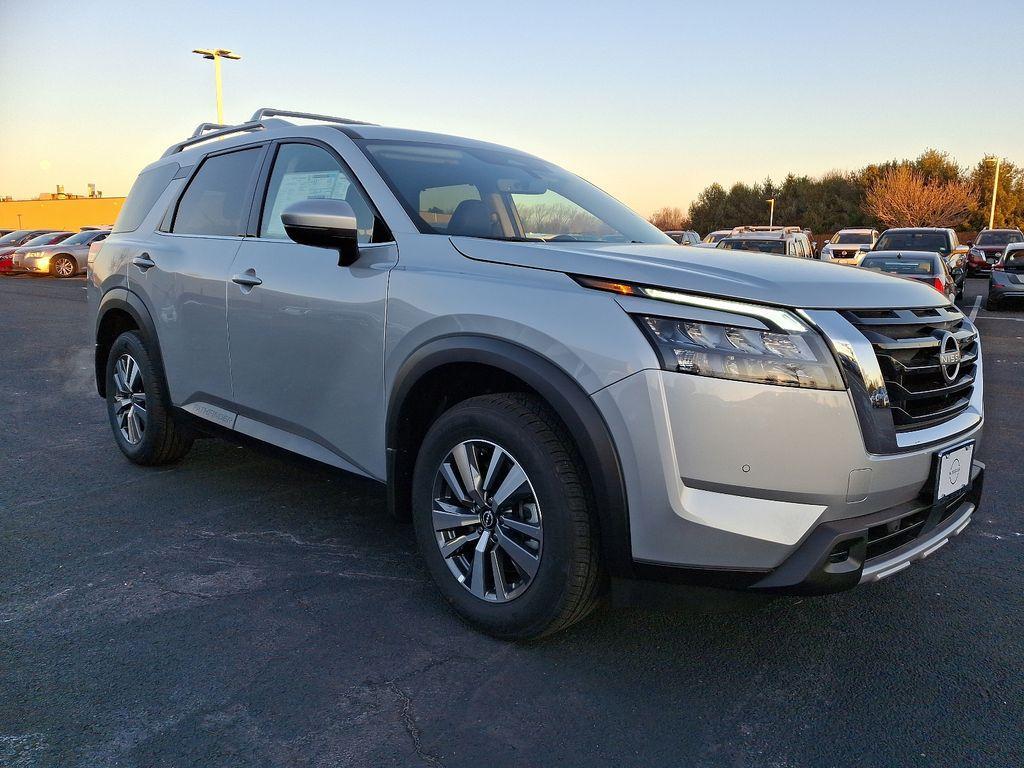 new 2025 Nissan Pathfinder car, priced at $47,700