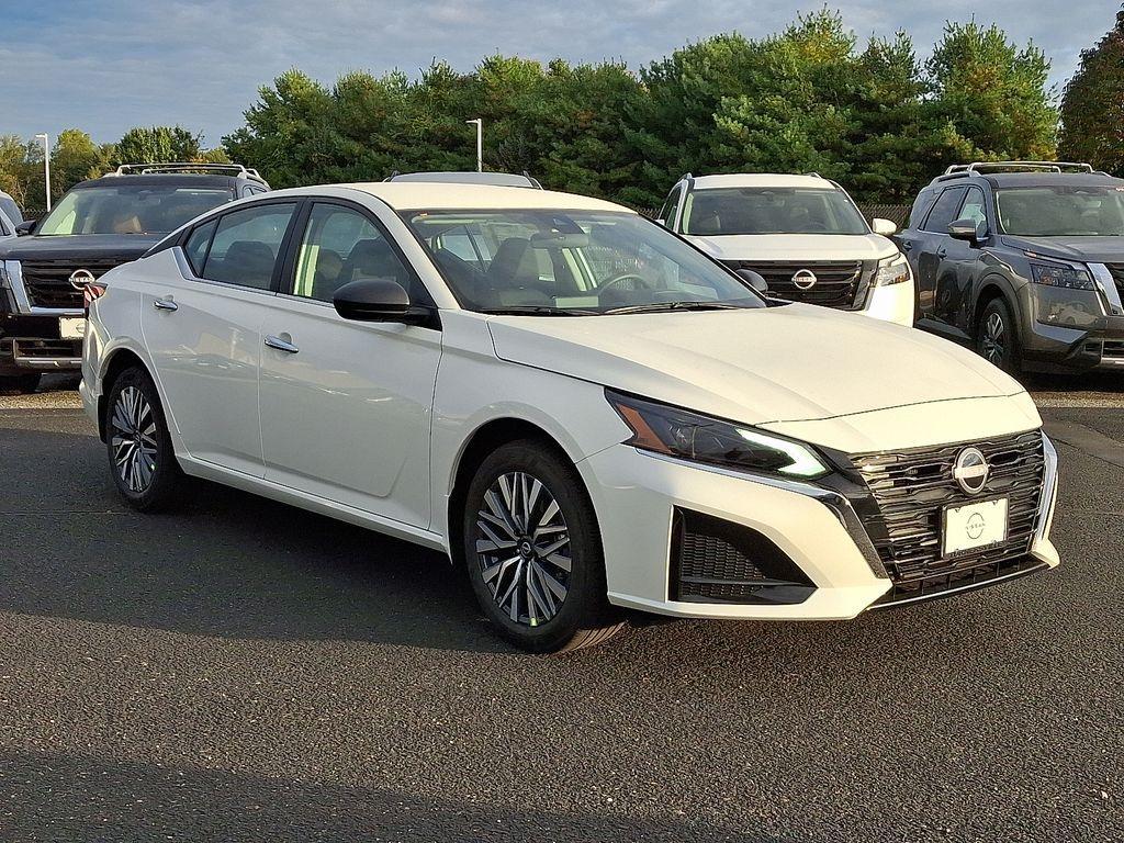 new 2025 Nissan Altima car, priced at $32,280