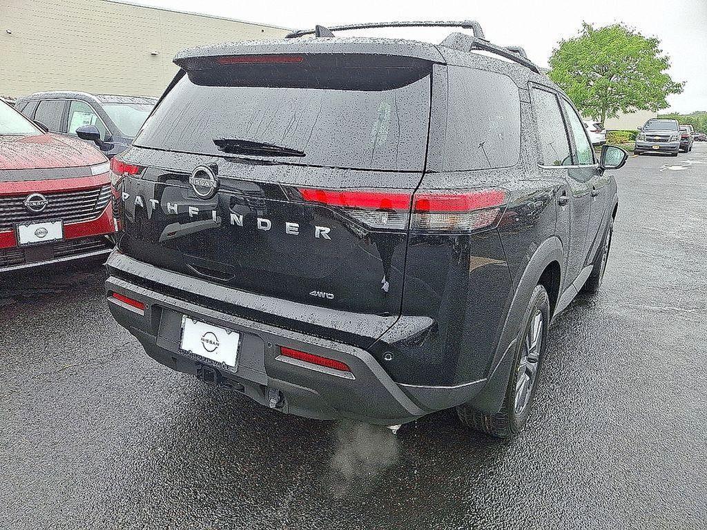 new 2025 Nissan Pathfinder car, priced at $45,775