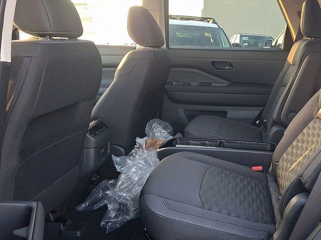 new 2025 Nissan Pathfinder car, priced at $45,775