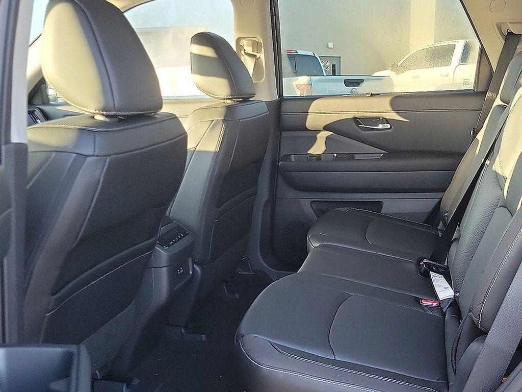 new 2025 Nissan Pathfinder car, priced at $46,845