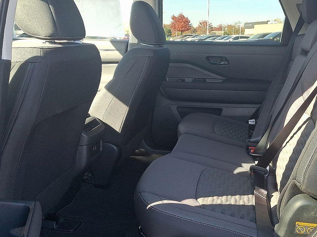 new 2025 Nissan Pathfinder car, priced at $40,450