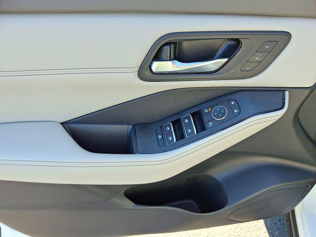 used 2022 Nissan Rogue car, priced at $31,829