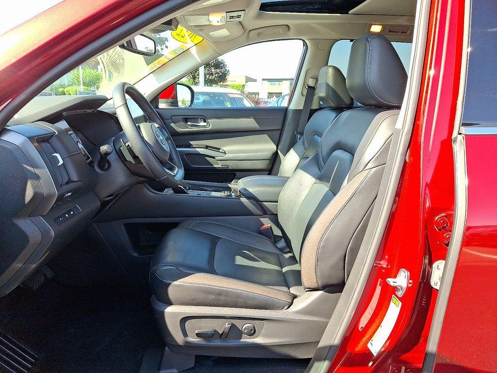 used 2022 Nissan Pathfinder car, priced at $32,300