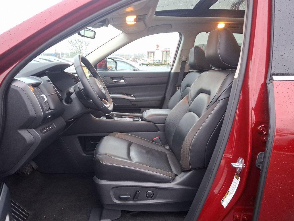 used 2023 Nissan Pathfinder car, priced at $35,093