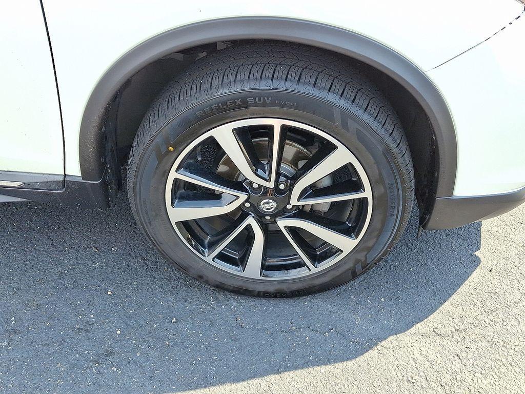 used 2019 Nissan Rogue car, priced at $19,525