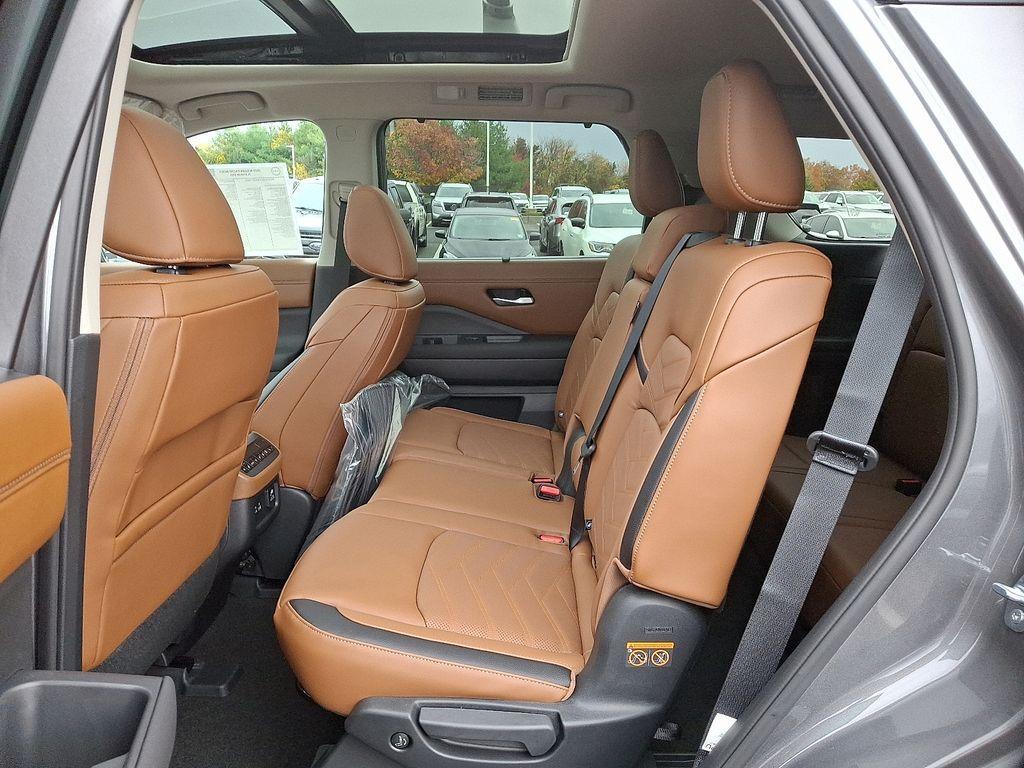 new 2025 Nissan Pathfinder car, priced at $54,920