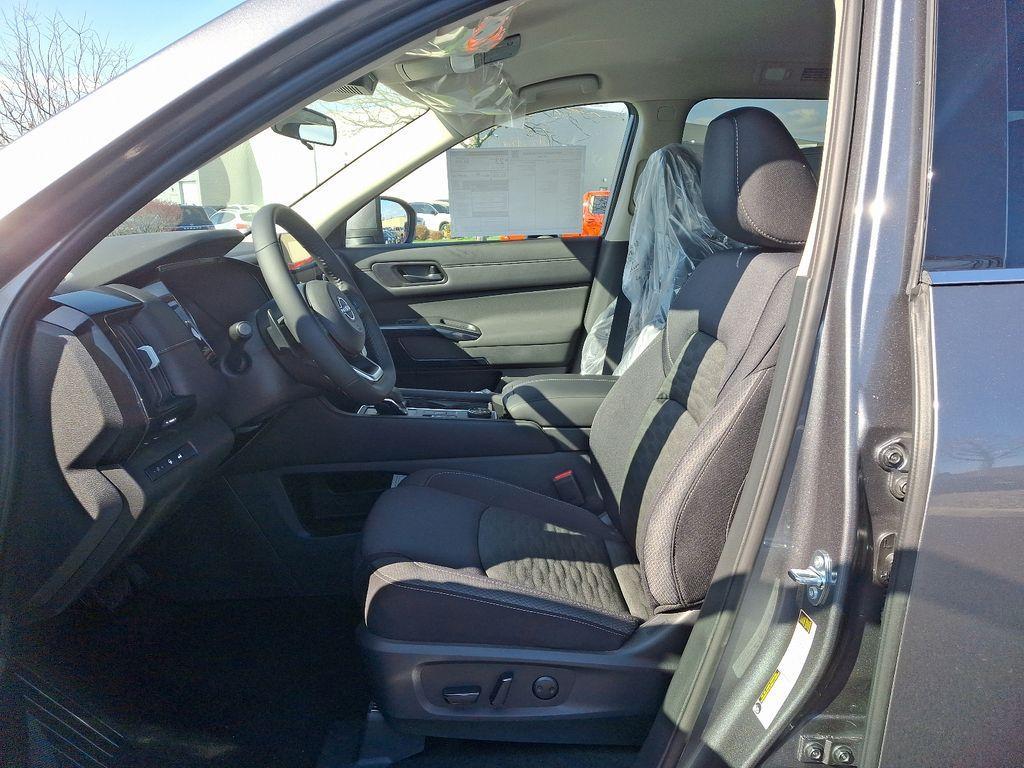 new 2025 Nissan Pathfinder car, priced at $44,445