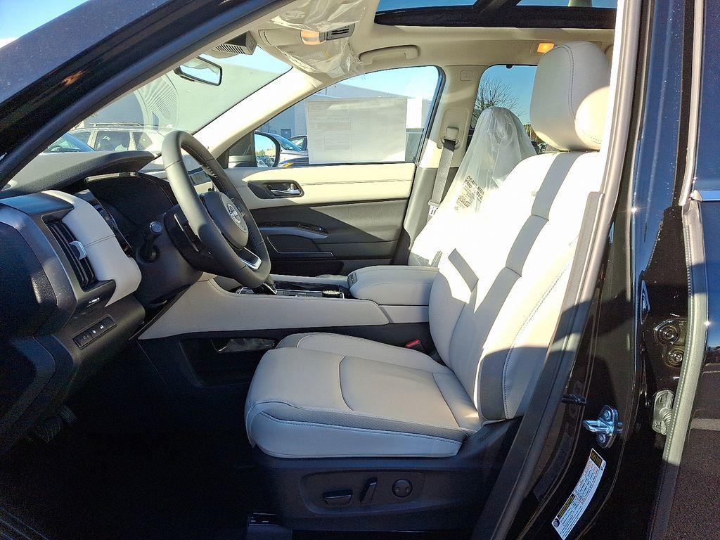 new 2025 Nissan Pathfinder car, priced at $50,875