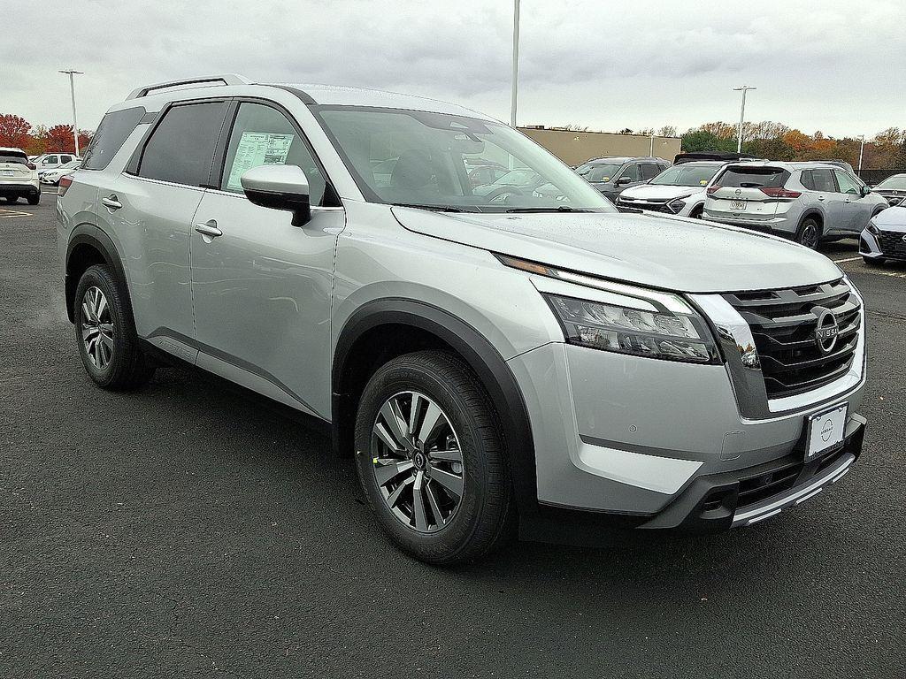 new 2025 Nissan Pathfinder car, priced at $46,255