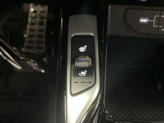 used 2025 Kia Sorento car, priced at $39,089