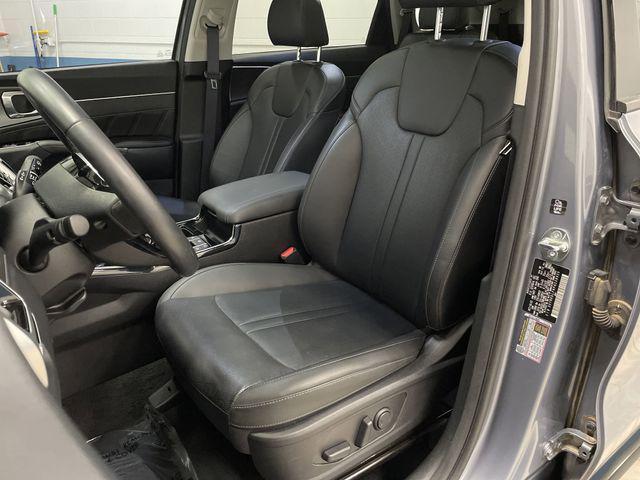 used 2023 Kia Sorento car, priced at $30,692