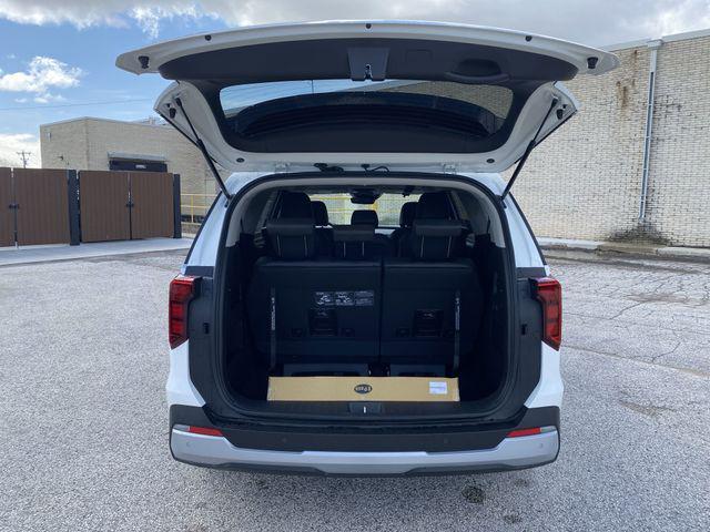 new 2025 Kia Carnival car, priced at $39,888