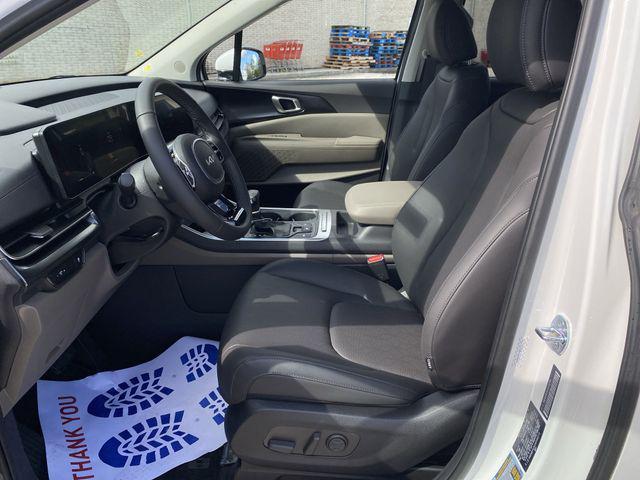 new 2025 Kia Carnival car, priced at $39,888