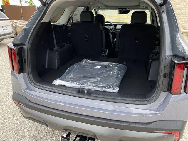 new 2025 Kia Sorento car, priced at $42,720