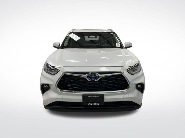 used 2024 Toyota Highlander Hybrid car, priced at $47,483