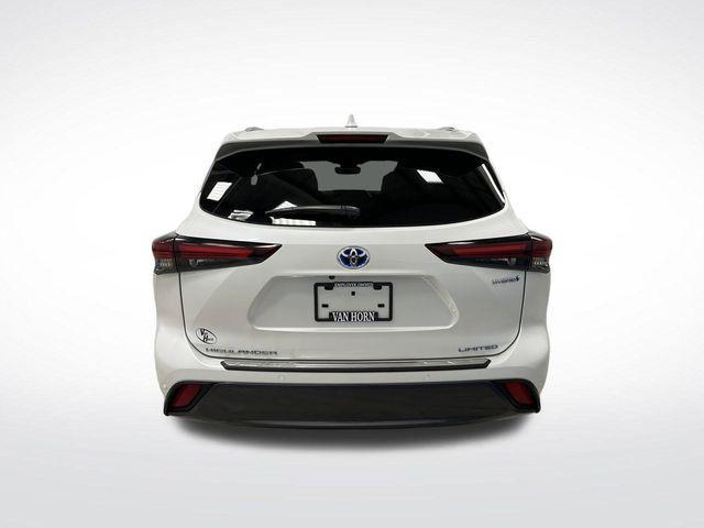 used 2024 Toyota Highlander Hybrid car, priced at $47,483